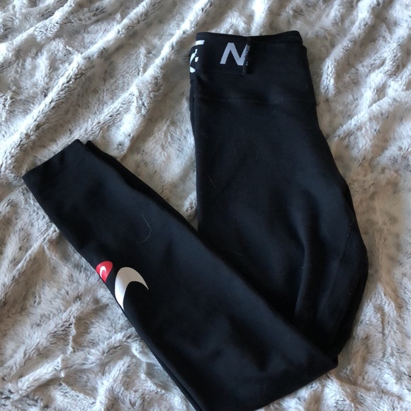 Nike Small Leggings - Picture 3 of 3